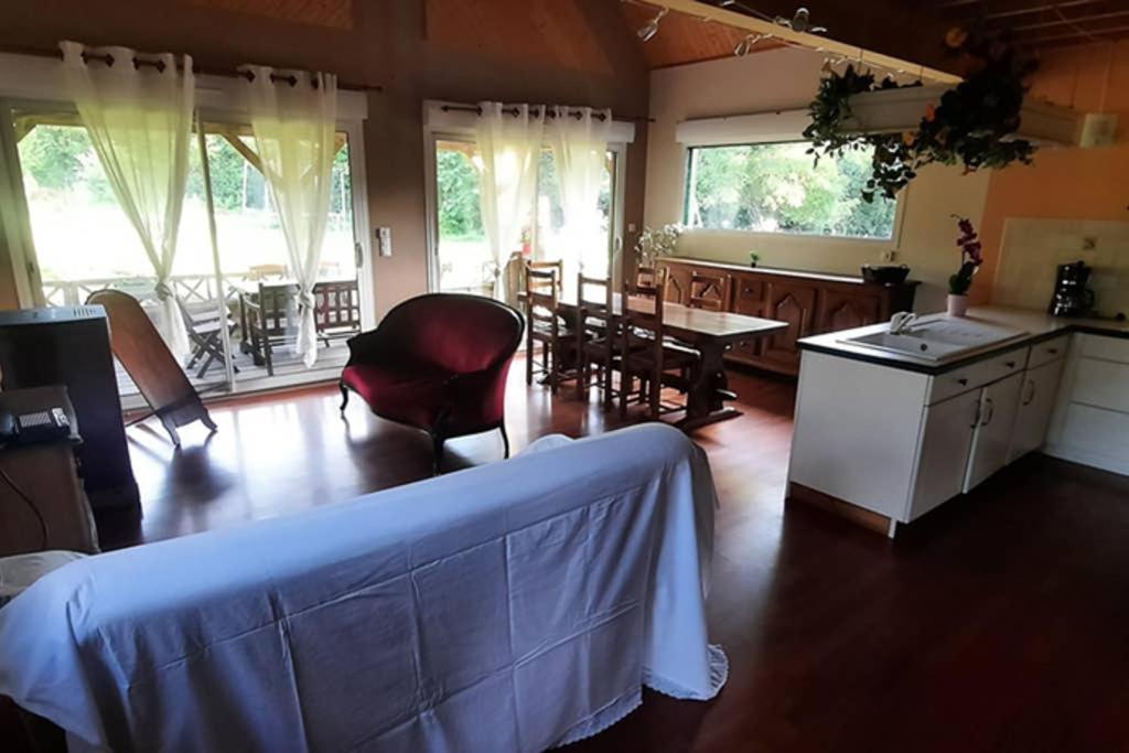 Villa Le temps de vivre à Saint-Pierre-du-Val Extérieur photo